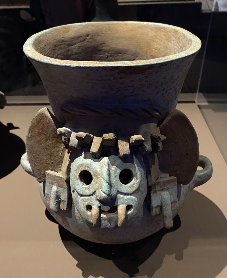 トラロックの顔をした鍋(奉納品)、1440年-1469年