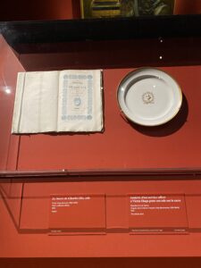 フランスの小説家ヴィクトール・ユーゴーの戴冠式記念の皿、1823年