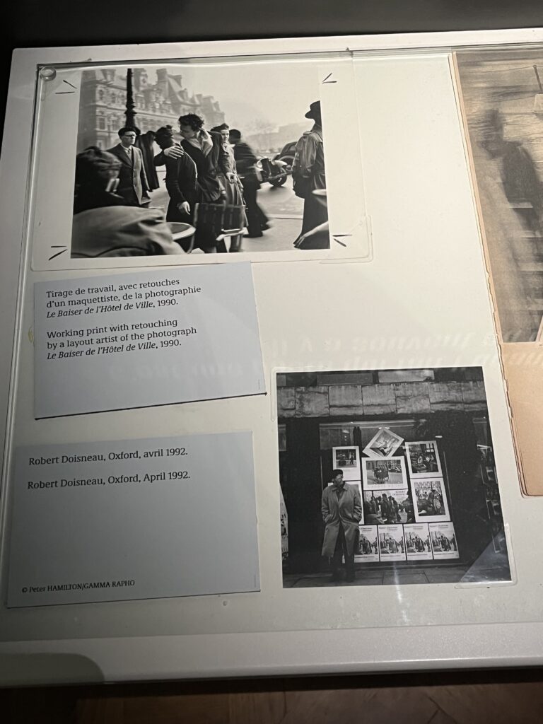 パリ市庁舎前のキス、1950年